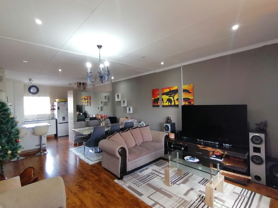 2 Bedroom Property for Sale in Meiringspark Ext 4 North West